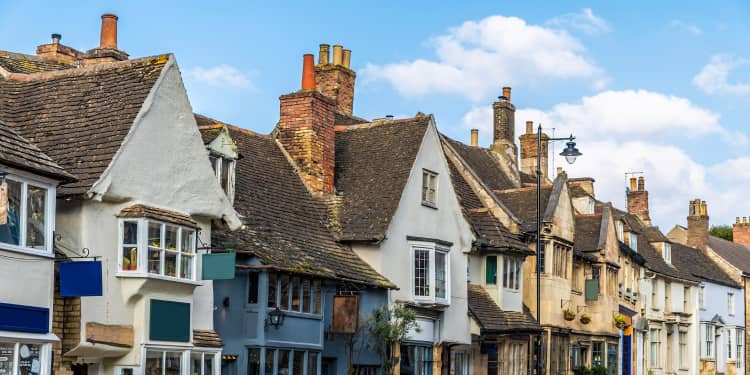 key streets and areas in Stamford for property ST